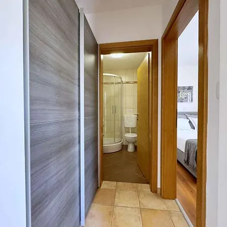 Appartement With A - C In Cizici-insel Krk 12497 Čižići
